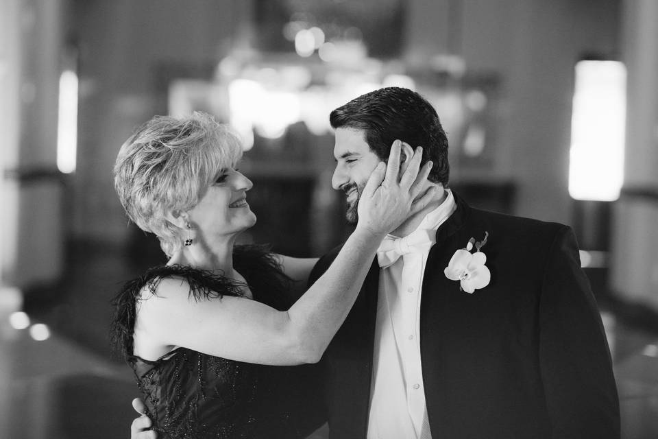 Novio con mamá