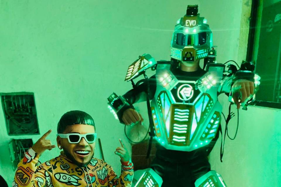 Robot y Anuel