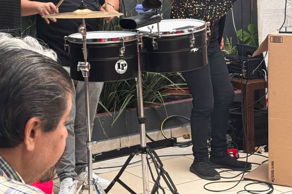 Cantante y baterista
