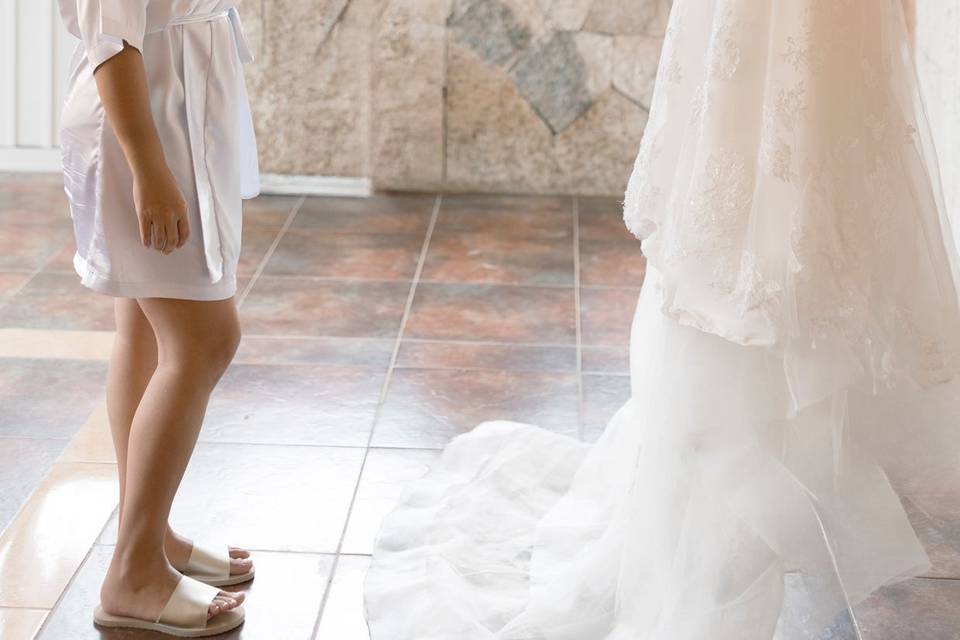 DRESS