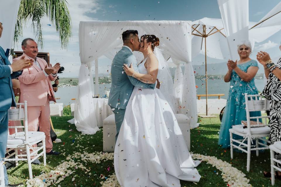 Primer Beso como esposos
