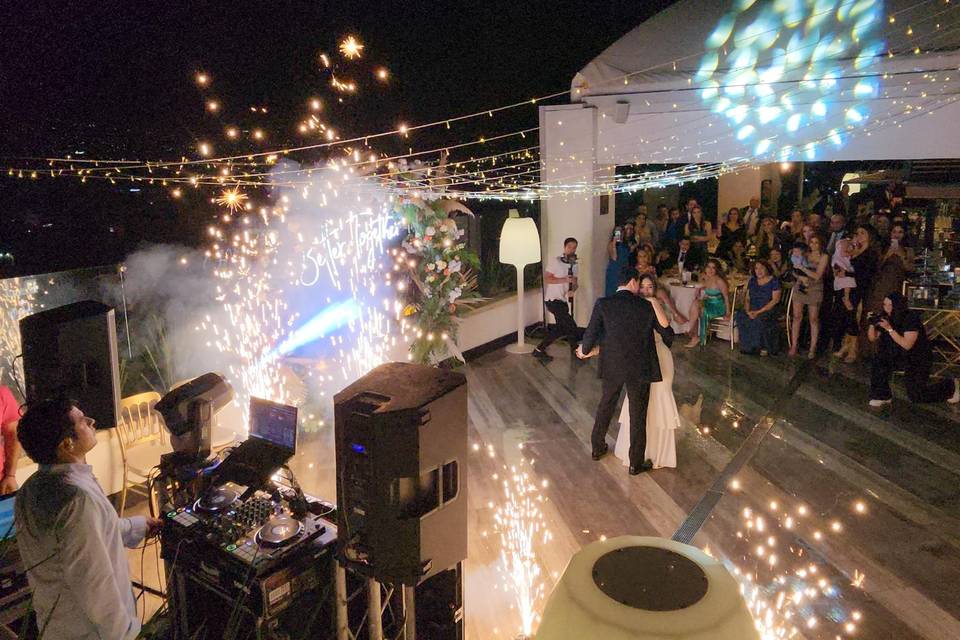 DJ Luxor en boda