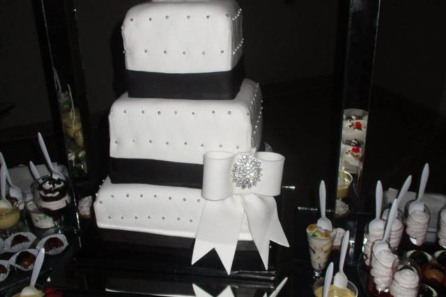 Elegante cuadrado blanco negro