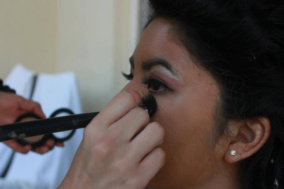 Maquillaje y peinado