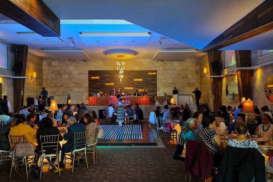 COMPAÑIA EN CENA