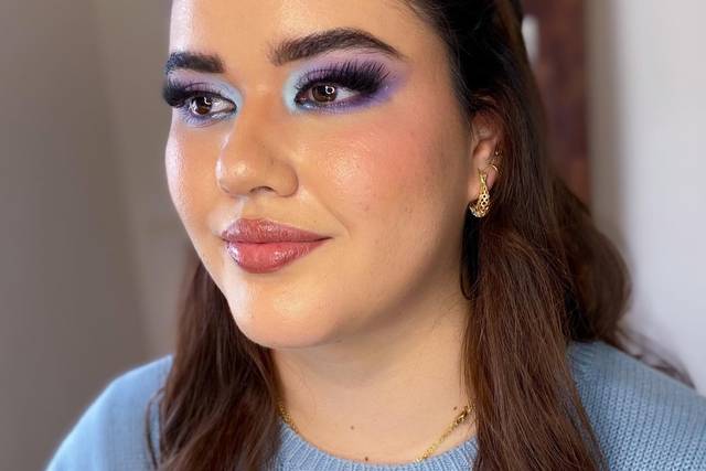 Maquillaje morado