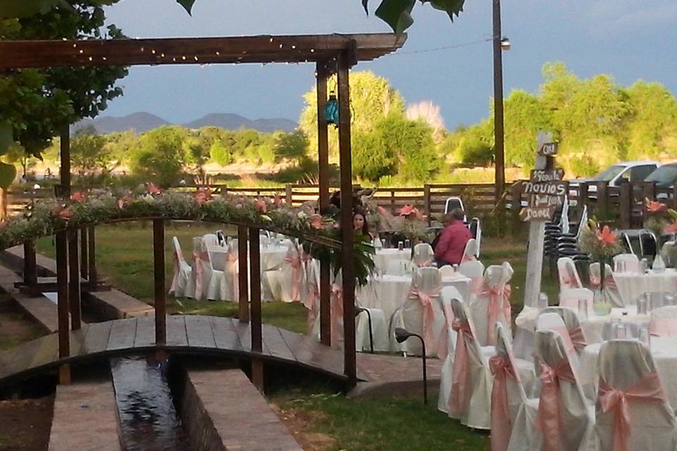 Puente principal en la acequia