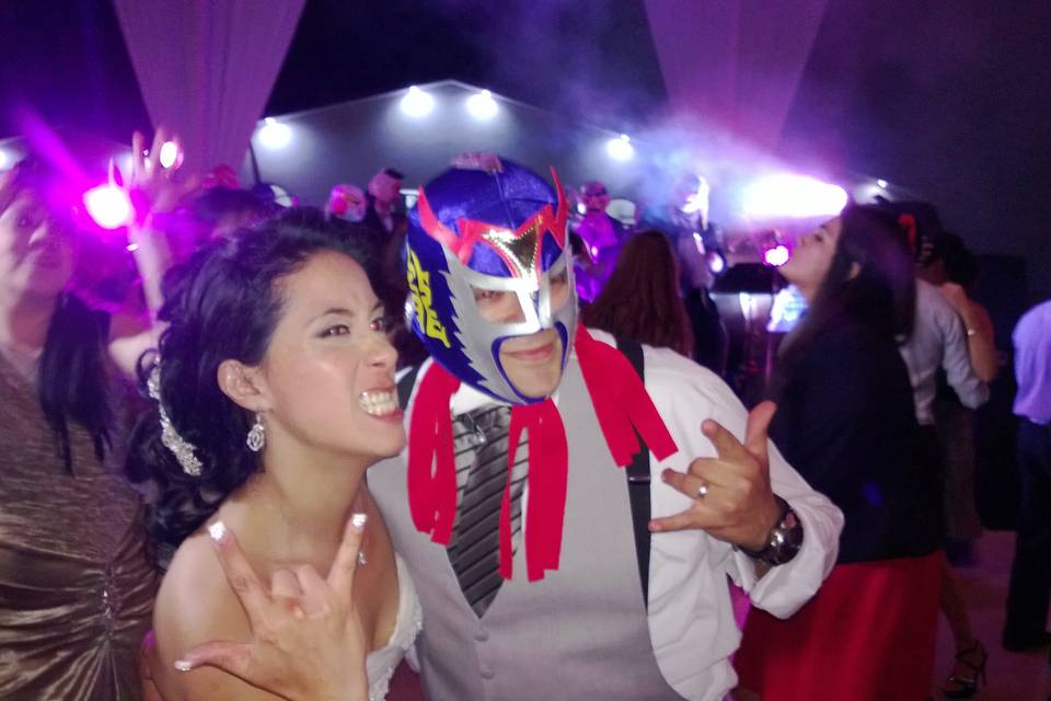 Novios luchadores