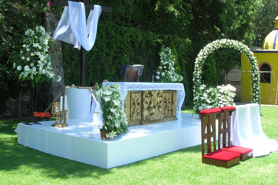 Altar en jardín