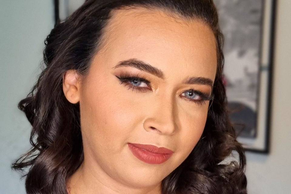 Maquillaje con delineador negro