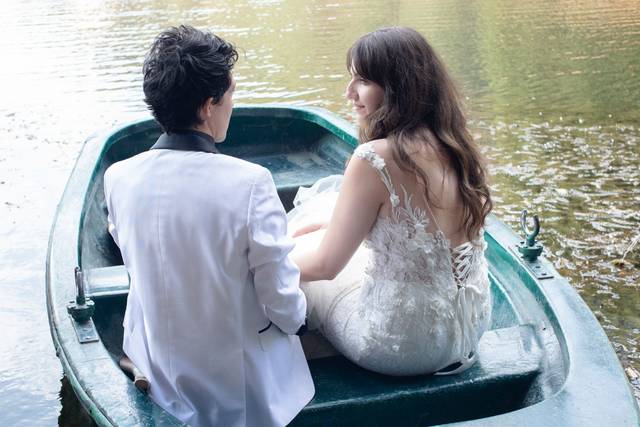 Novios en una barca
