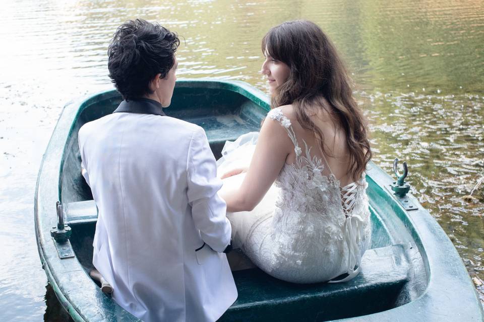 Novios en una barca