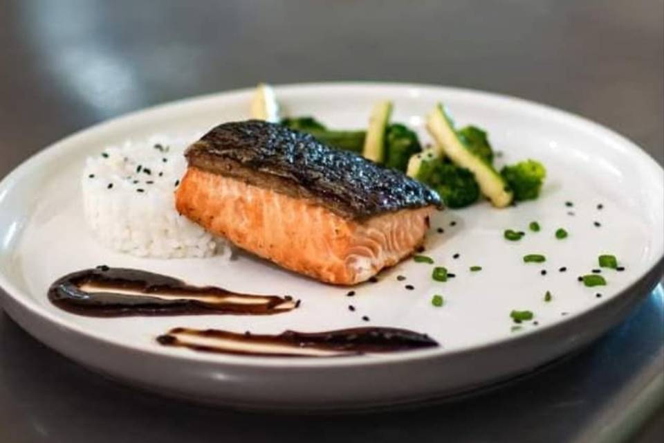 Salmón salsa teriyaki