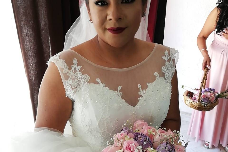 Maquillaje y peinado de Novia