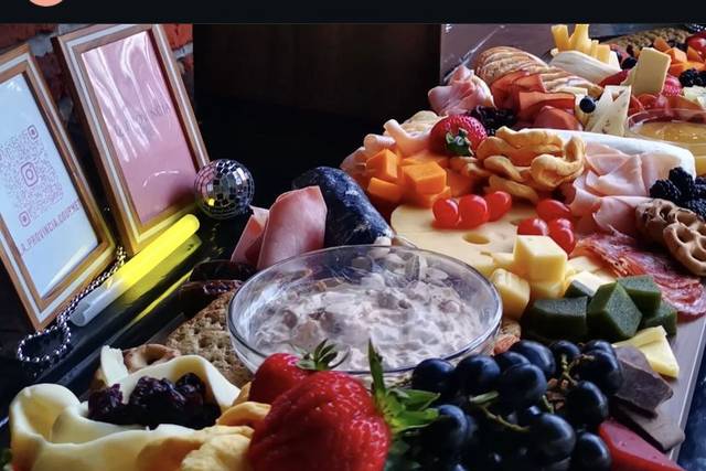 Fruta y quesos