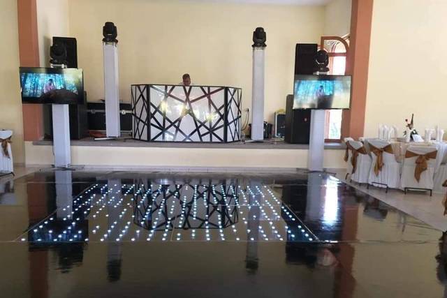 Pisa de baile iluminada