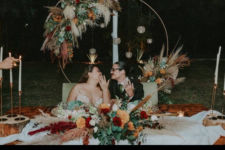 Mesa de novios y back