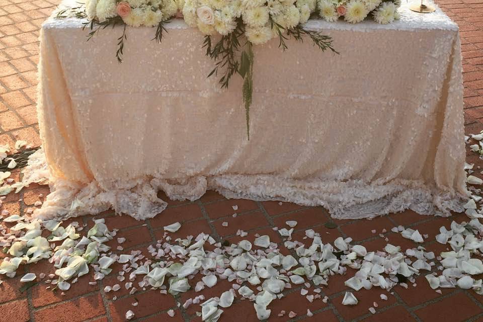 Decoracion mesa de novios