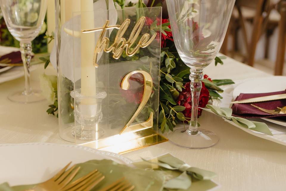 Wedding table burgundy inspo