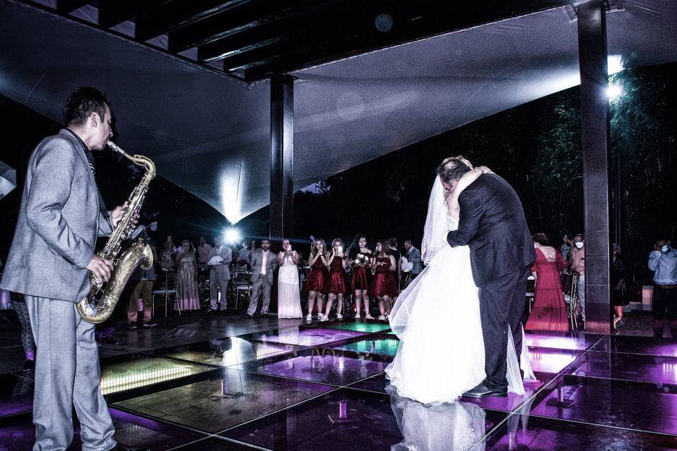 Baile de los novios con sax