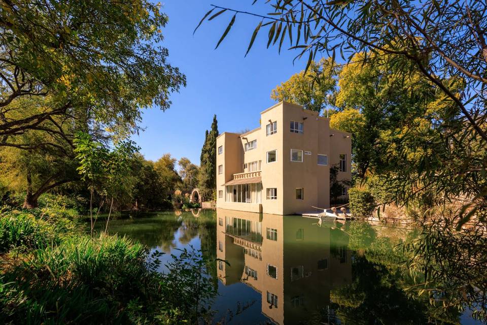 Casa con un lago