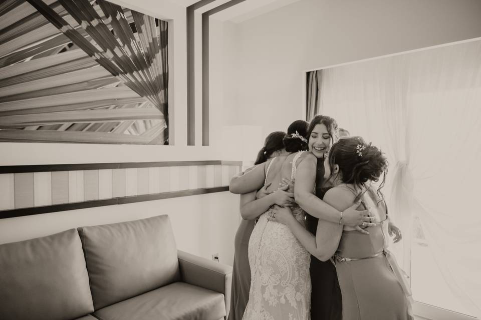 Bridesmaids first look