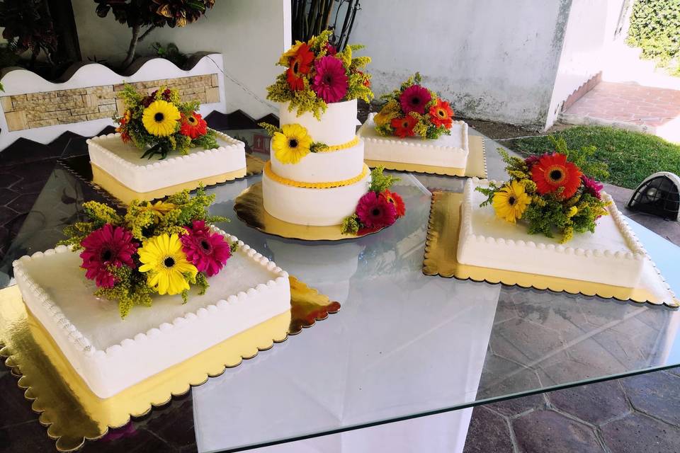 Pastel boda rosas naturales