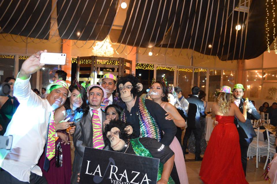 La Raza Versátil Show