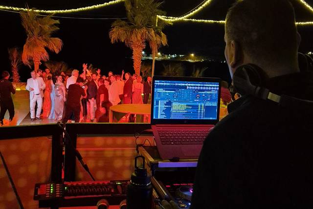 DJ wedding