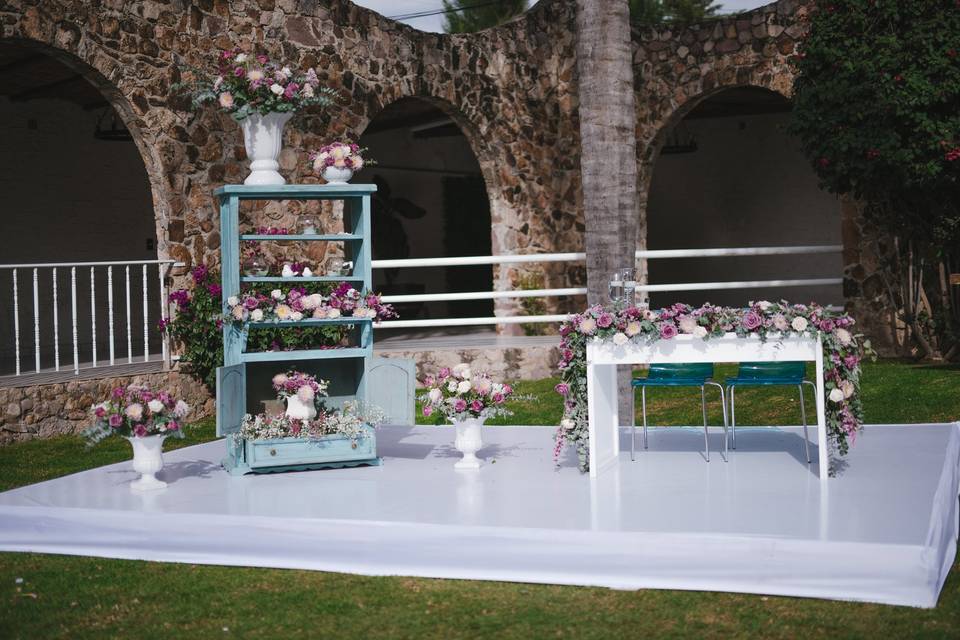 Mobiliario y decoración floral