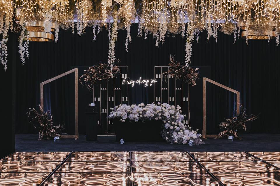 Decoración mesa de novios