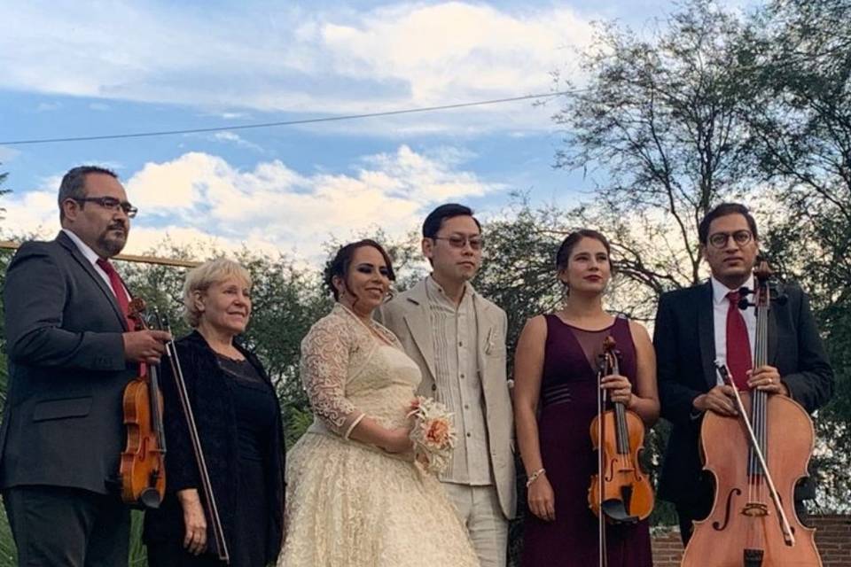 Festejando la nueva unión