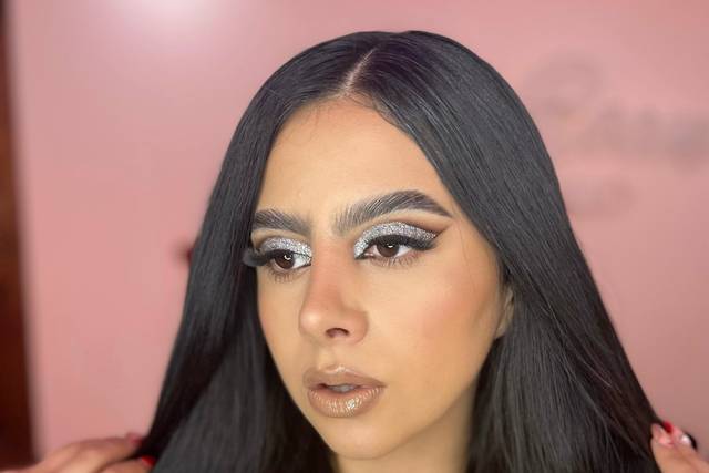 Glam room & makeup studio
