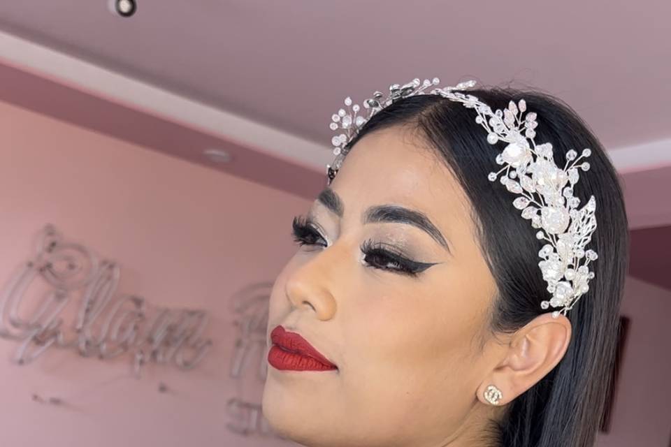 Glam room & makeup studio