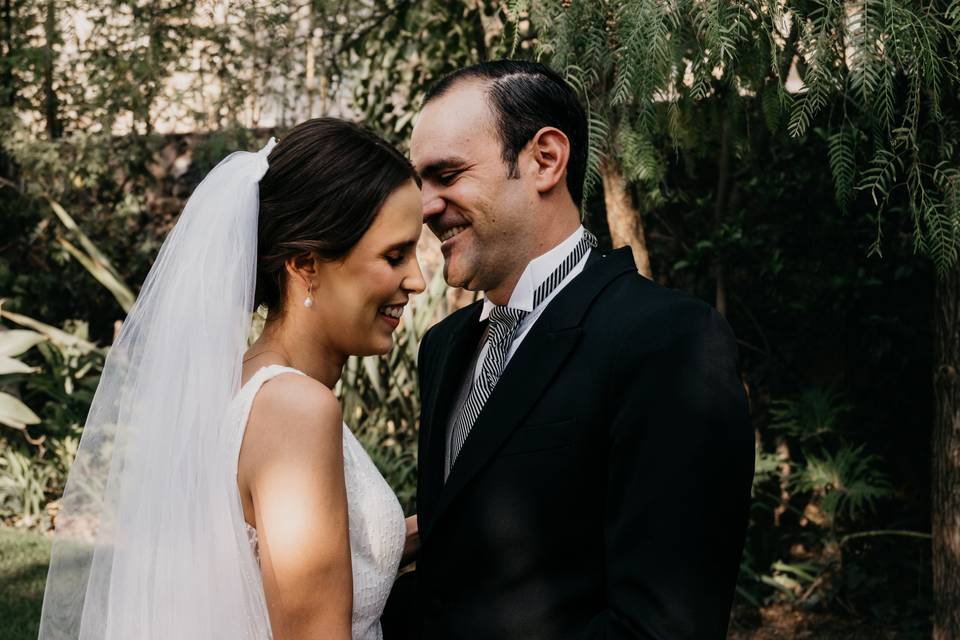 Pareja sonriendo