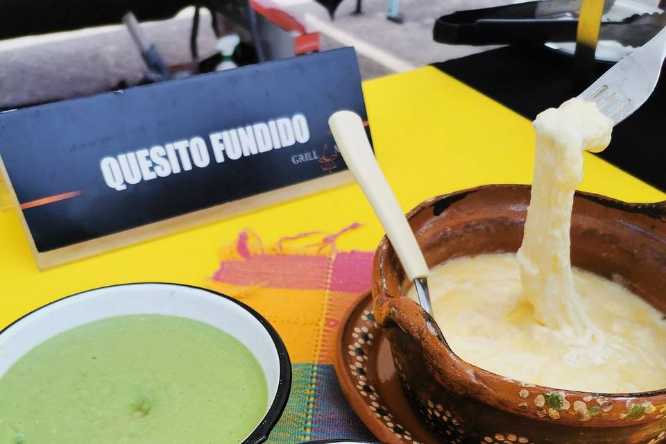 Salsas y queso fundido