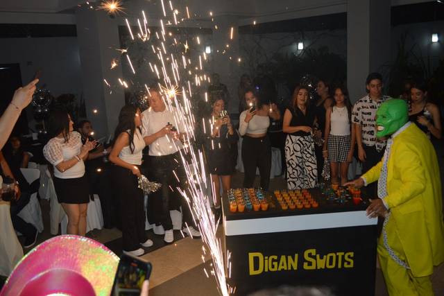 Carrito shot con pirotecnia