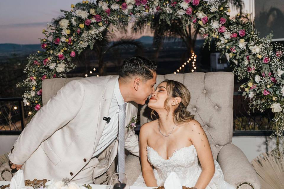 Beso de novios