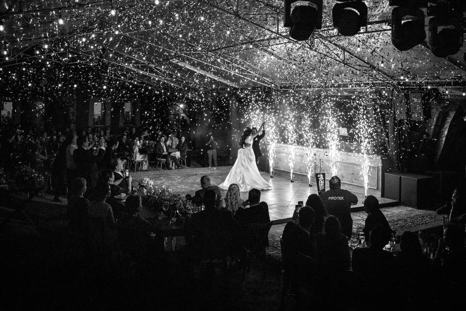 Novios bailando