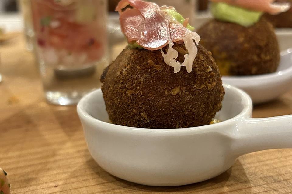 Croqueta de jamon serrano