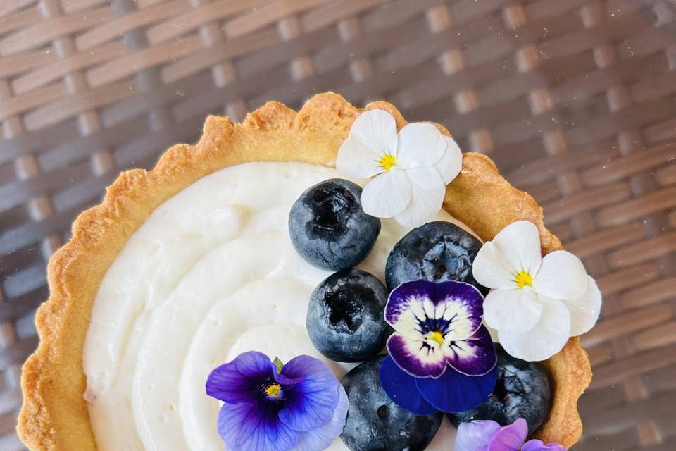 Tartas con flor comestible