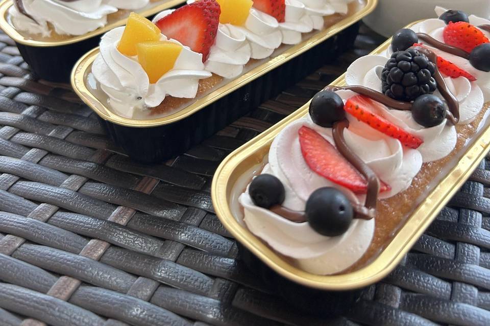 Pastelitos tres leches c/fruta