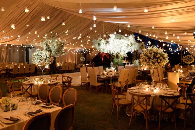 Evento con luces cálidas