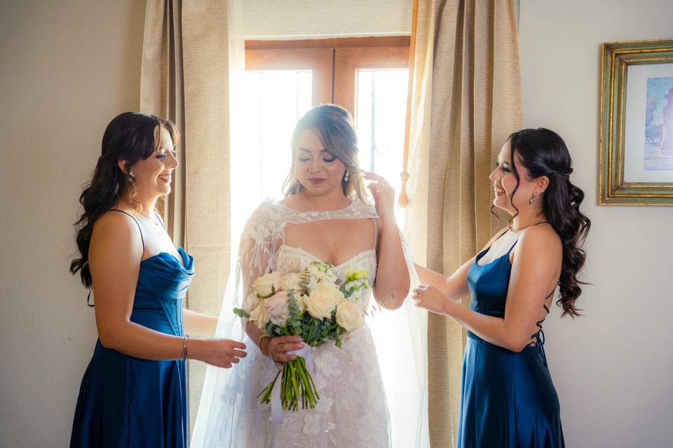 Novi y damas