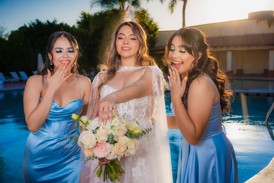 Novia y damas