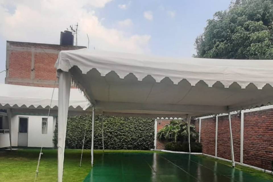 Carpa con entarimado