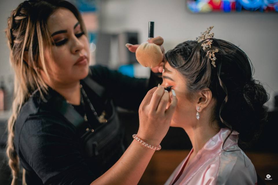 Davani díaz makeup artist