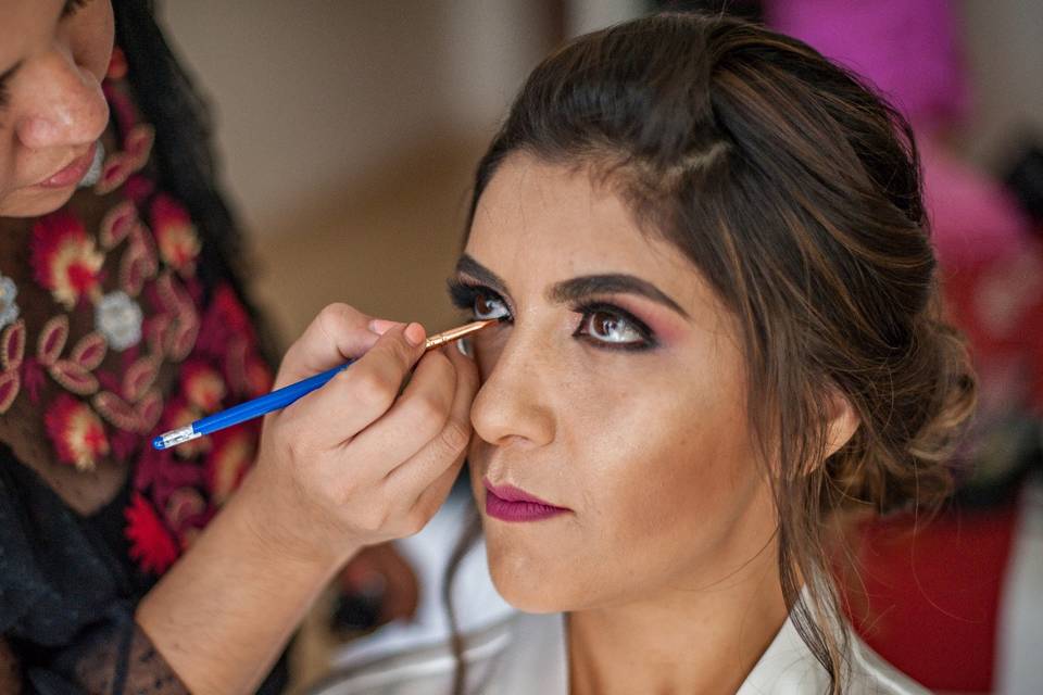 Davani díaz makeup artist