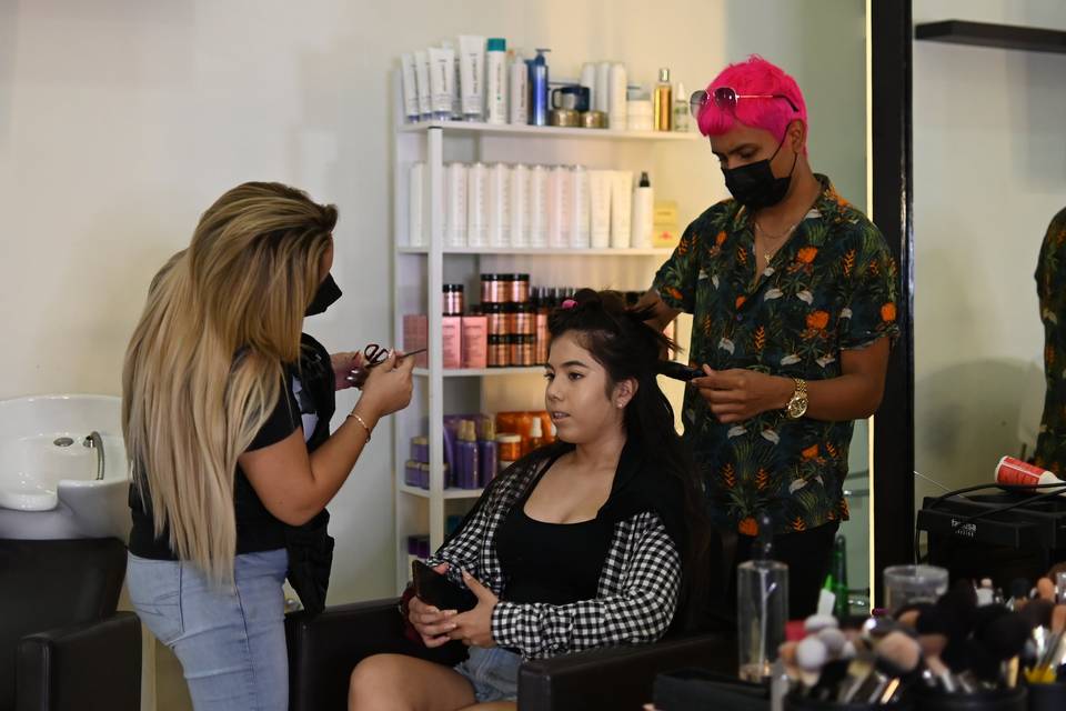 Davani díaz makeup artist