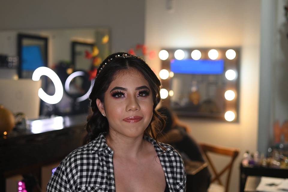 Davani díaz makeup artist